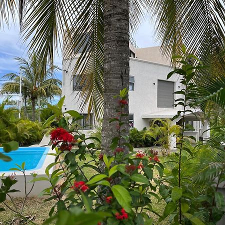 Seasons Break Apartment Pereybere Pereybere Beach Exterior photo